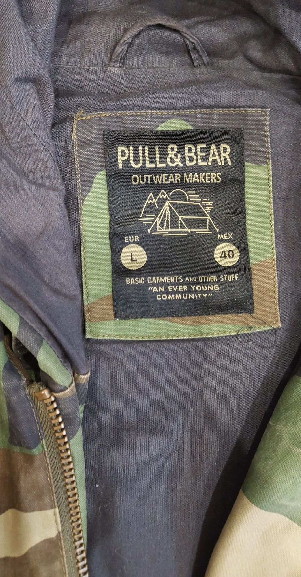 Камуфляжная куртка pull&bear pull & bear