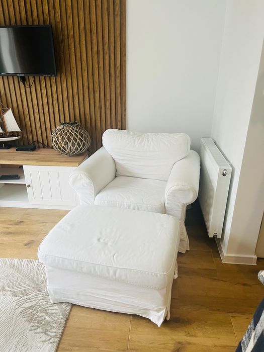 Komplet wypoczynkowy kanapa plus fotel z podnóżkiem