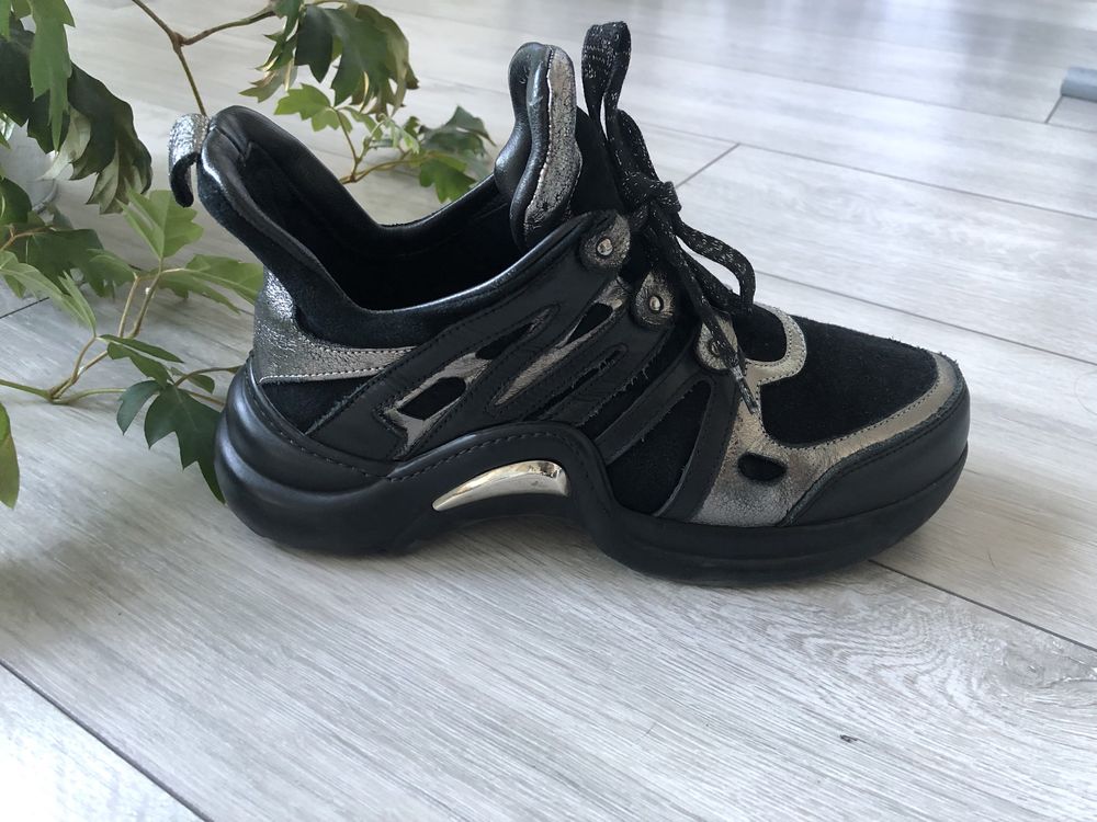 Buty marki Venezia  w bardzo dobrym stanie wlozone maks 5   ( wygodne)