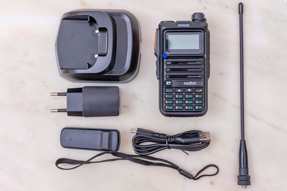 Radio Amador VHF/UHF digital Radtel RT 4D novo na embalagem!