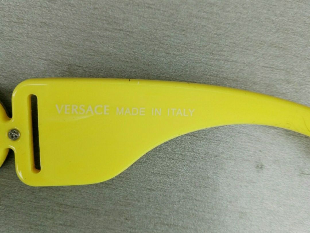 Versace  модные очки унисекс жёлтые яркие с золотым логотипом