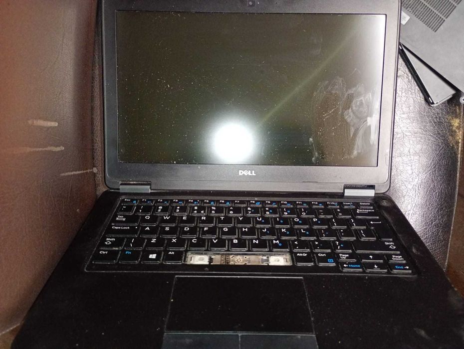 Dell Latitude E7250 uszkodzony