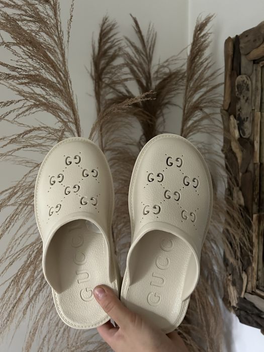 Beżowe klapki damskie Gucci Crocs platformy buty gumowe 38/39 NOWE