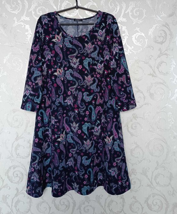 р 18 євро 46 / 52-54 синє плаття сукня в пейслі трикотаж велике батал