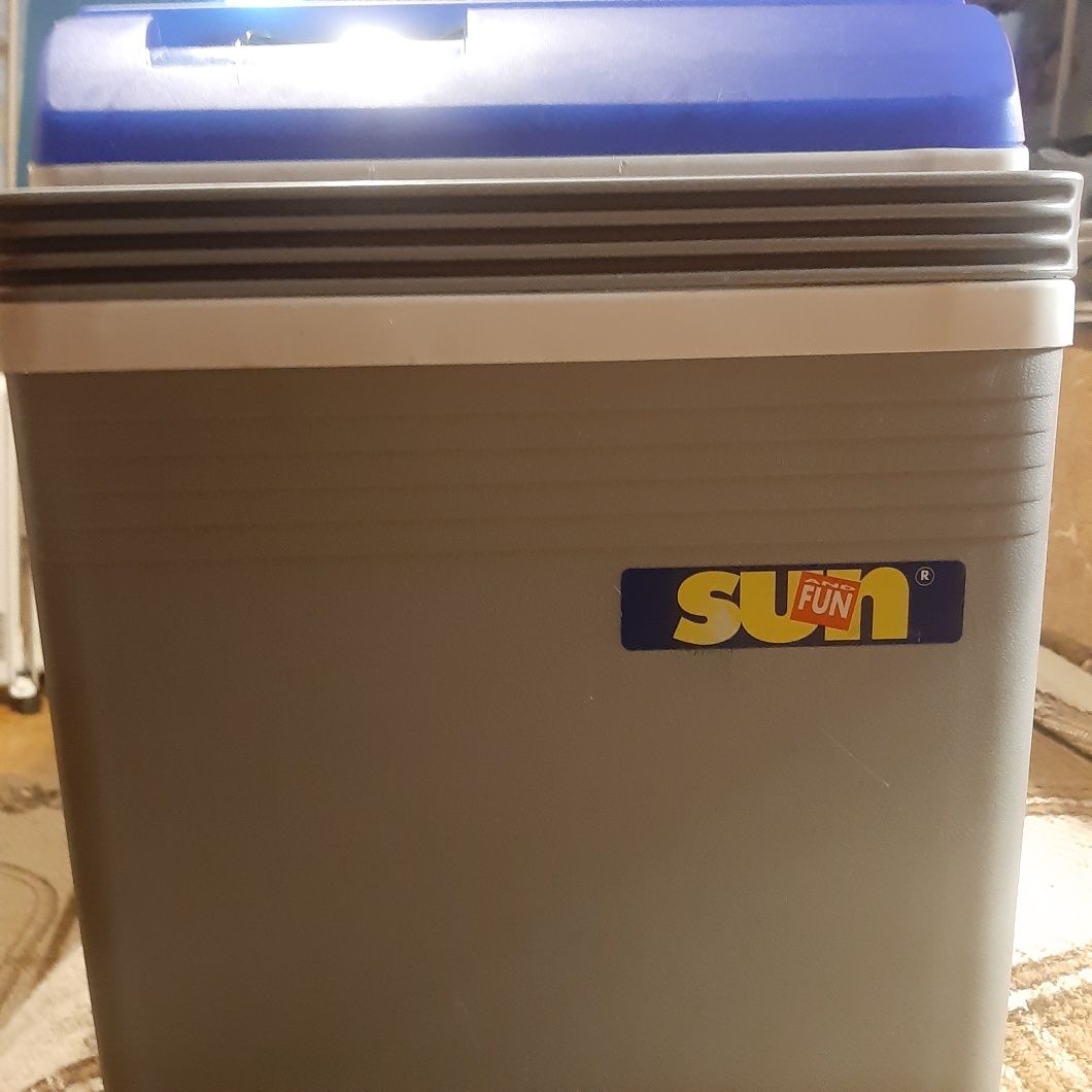 Продам авто холодильник electric cooler e 212224 s