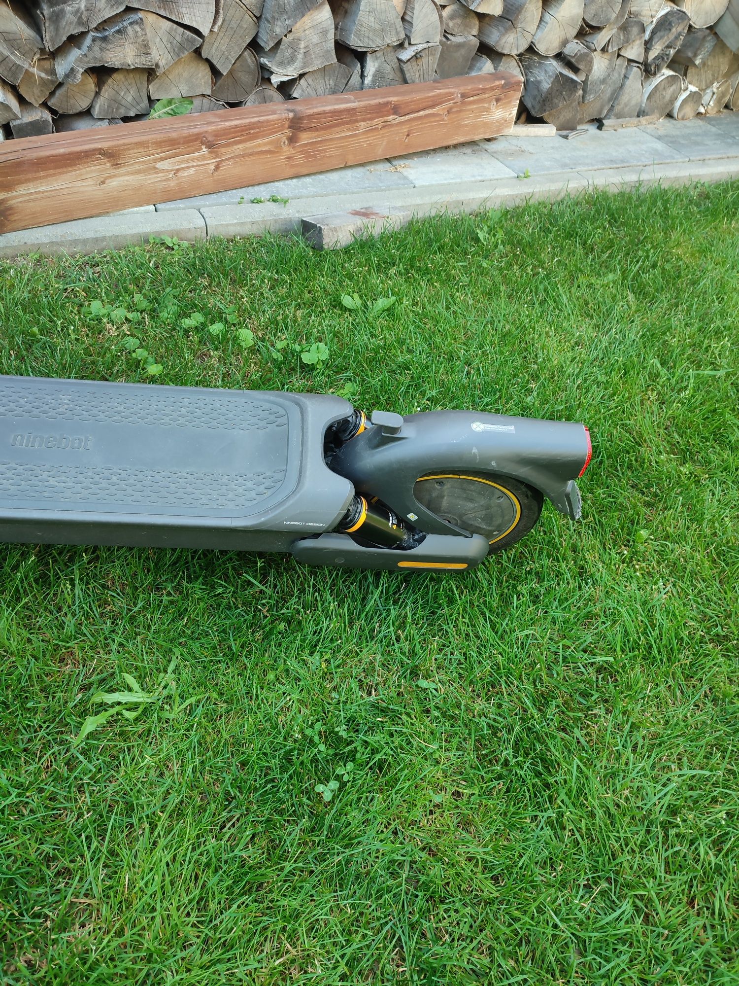 Hulajnoga elektryczna segway ninebot max g2