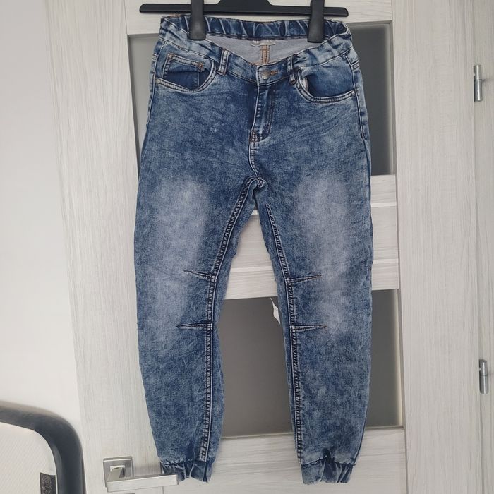 Chłopięce jeansowe spodnie rozm 140