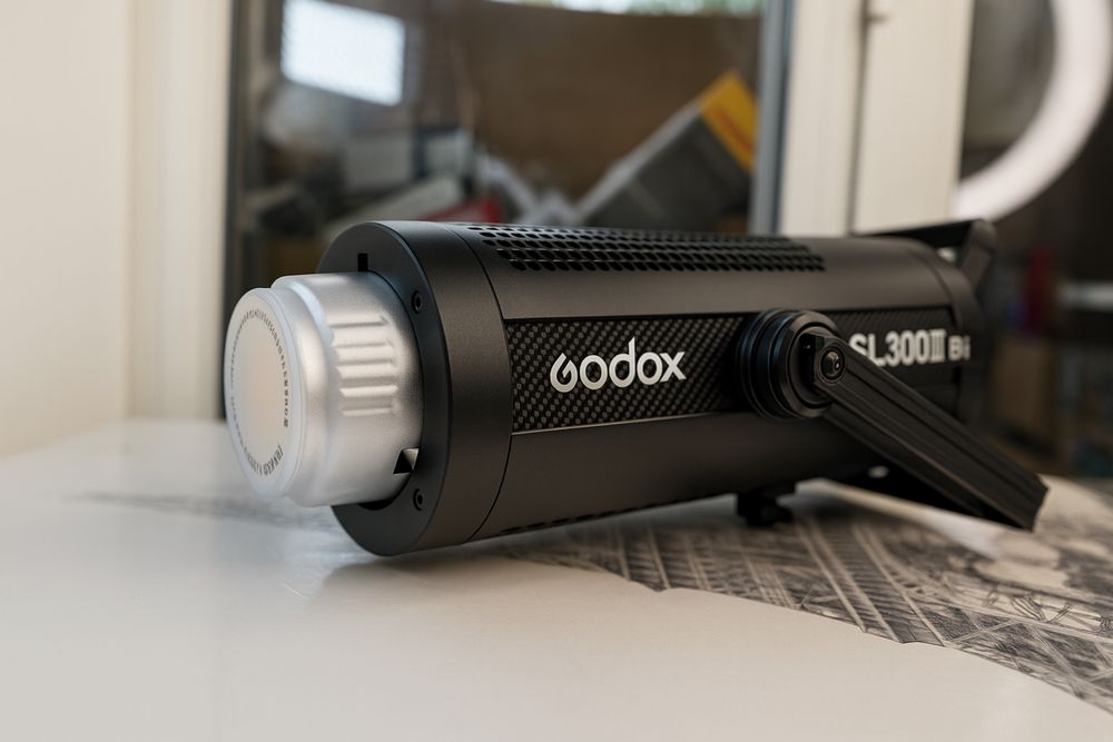 Світло Godox SL300IIIBi біколор LED для фото і відео