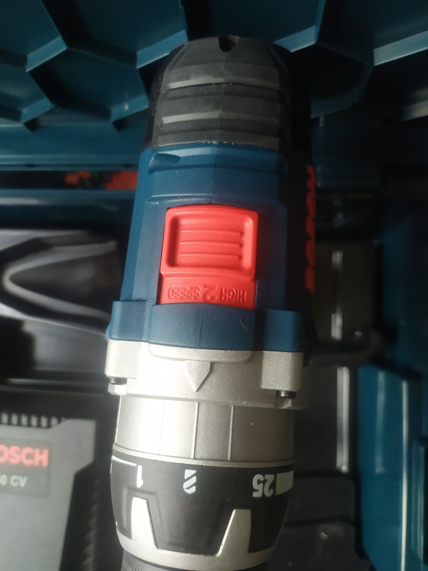 Продам шуруповёрт bosch (metabo )