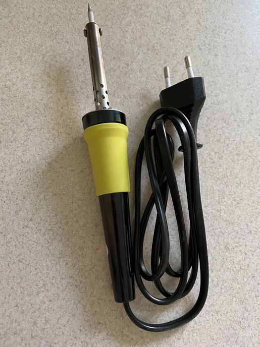 Продам паяльник електричний.
