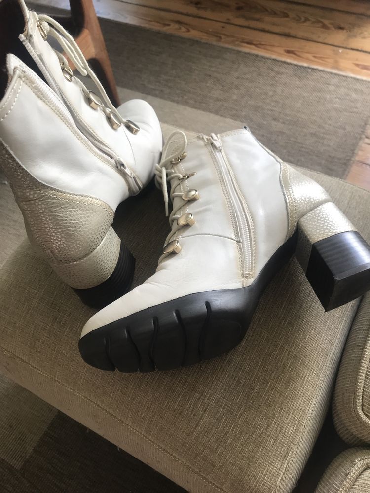 Sapatos de cerimónia e outros