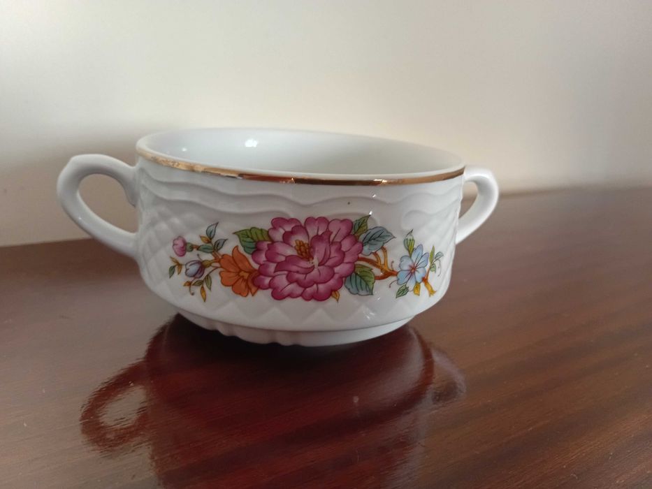 Taça em porcelana Vista Alegre