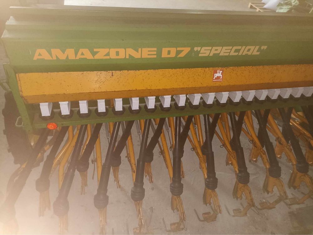 Siewnik AMAZONE D7