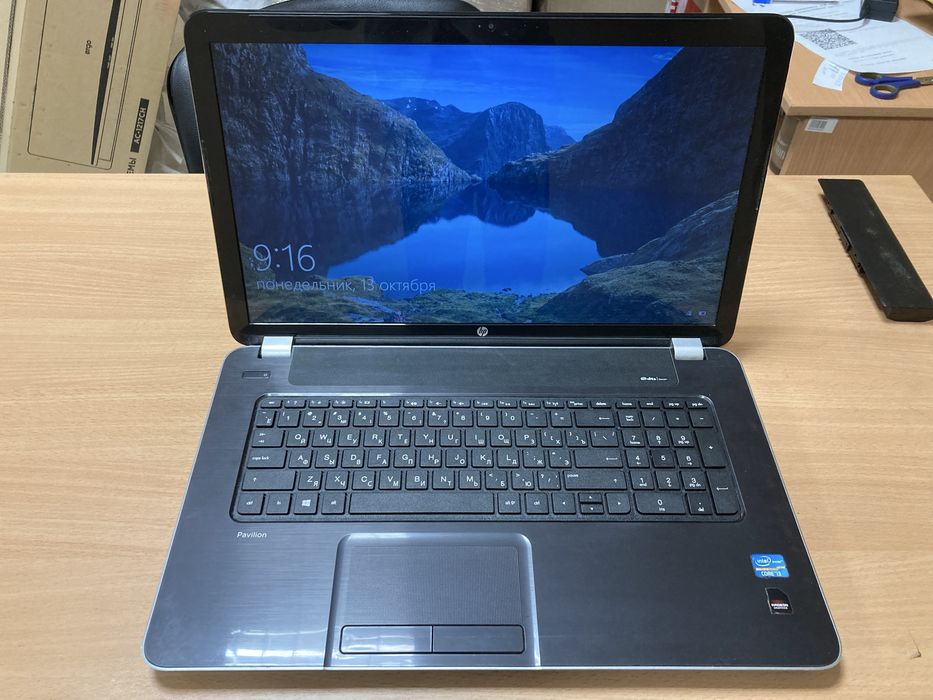 Ноутбук HP Pavilion 17-e183sr - большой экран, SSD, 8 RAM, i3