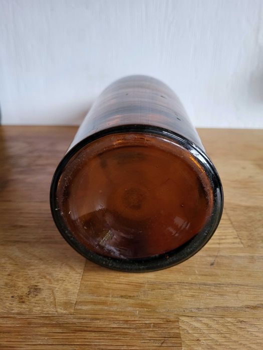 Stara butelka zamykana na kapsel 1l - 10,-