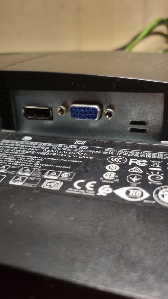 Monitor led HP P223 .22 polegadas .entrada VGA e display port.