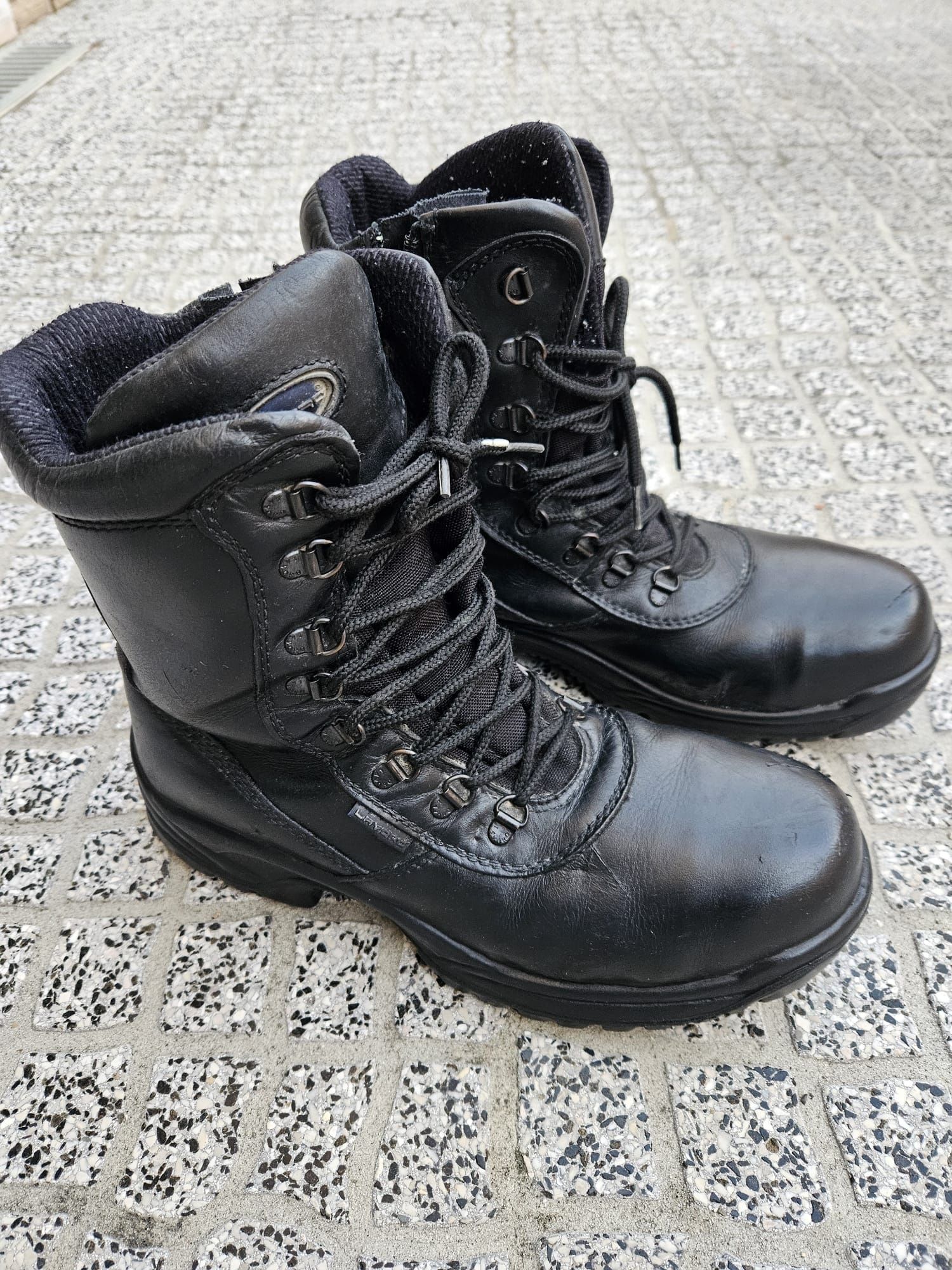 Botas militares 43  BOM ESTADO Colégio Militar