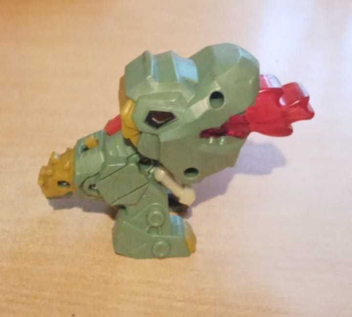 Figurka Transformers Dinobot Hasbro świeci