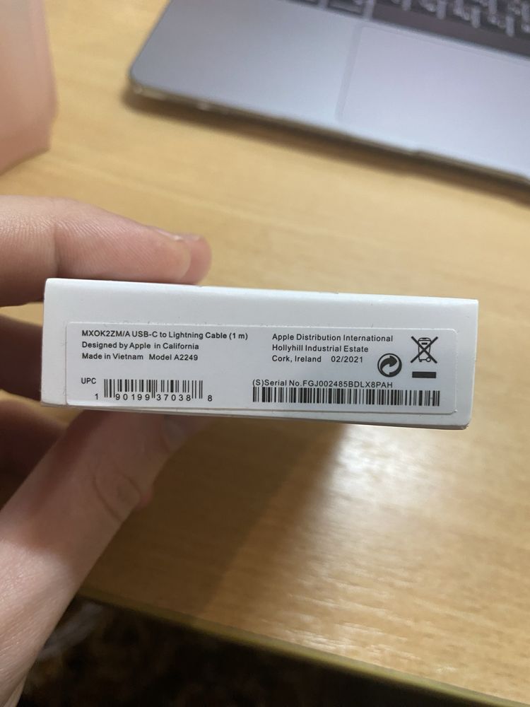 Кабель Apple USB-C to Lightning 1м
