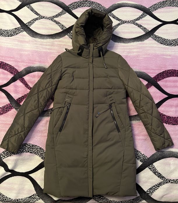 Пуховик жіночий.