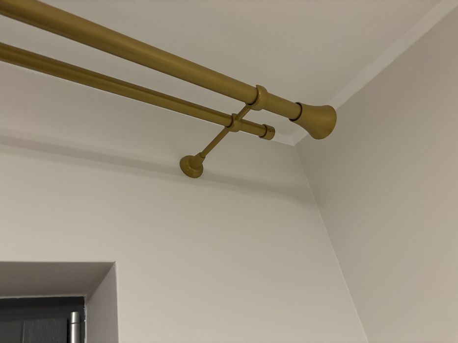 Zloty metalizownay karnisz 240 cm