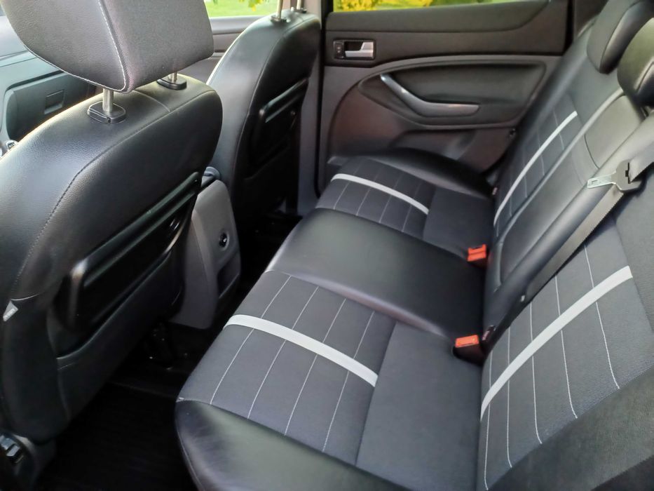 Ford Kuga 2.0 tdci 140km 4x4 panorama alu skora super stan z Niemiec