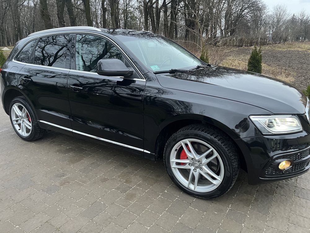 Audi Q5 преміум плюс