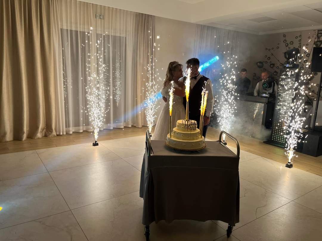 Wynajem fotobox fotobudka 360 fotolustro ciężki dym fontanna iskier