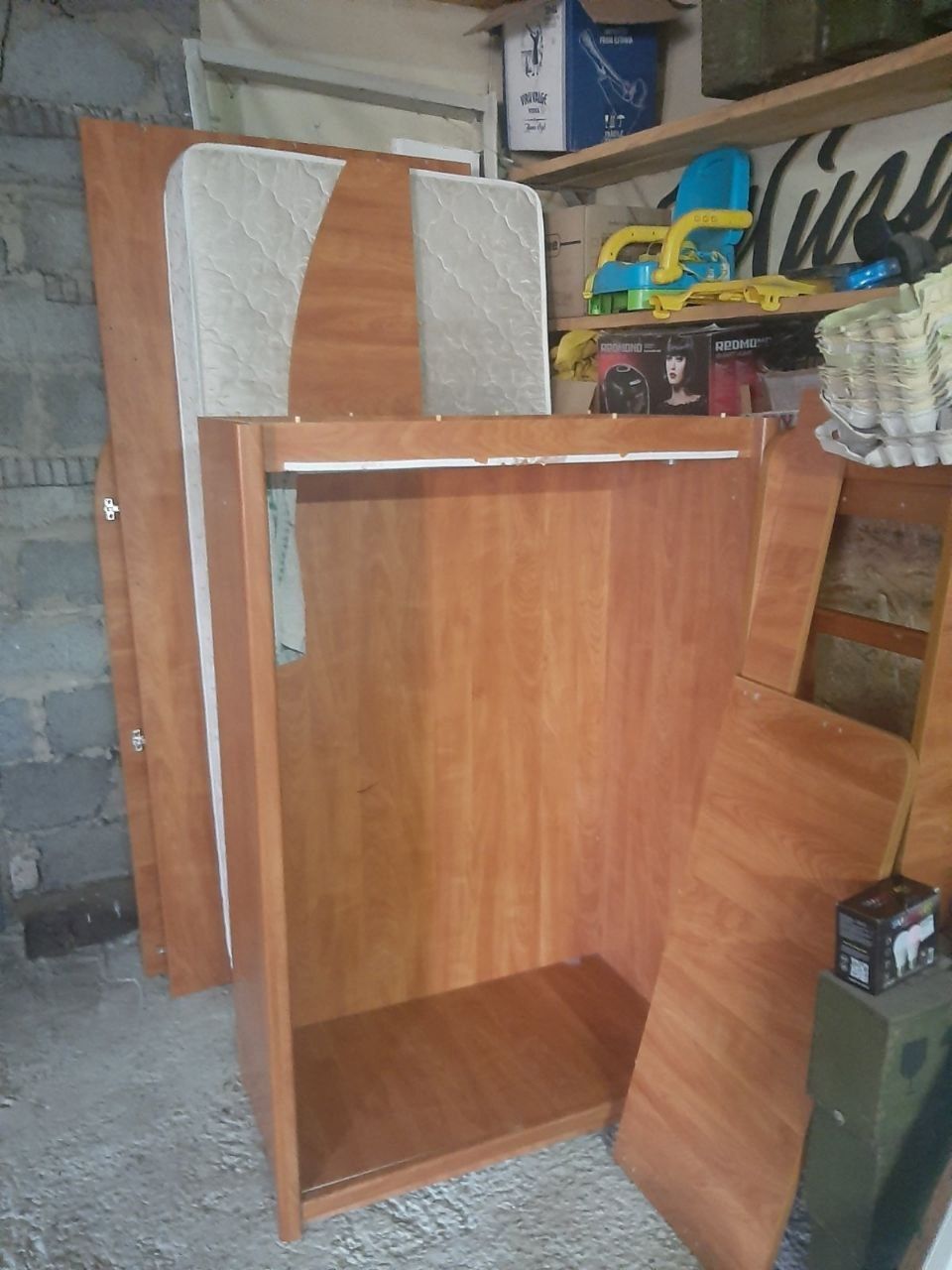 Продам кровать 2х ярусную