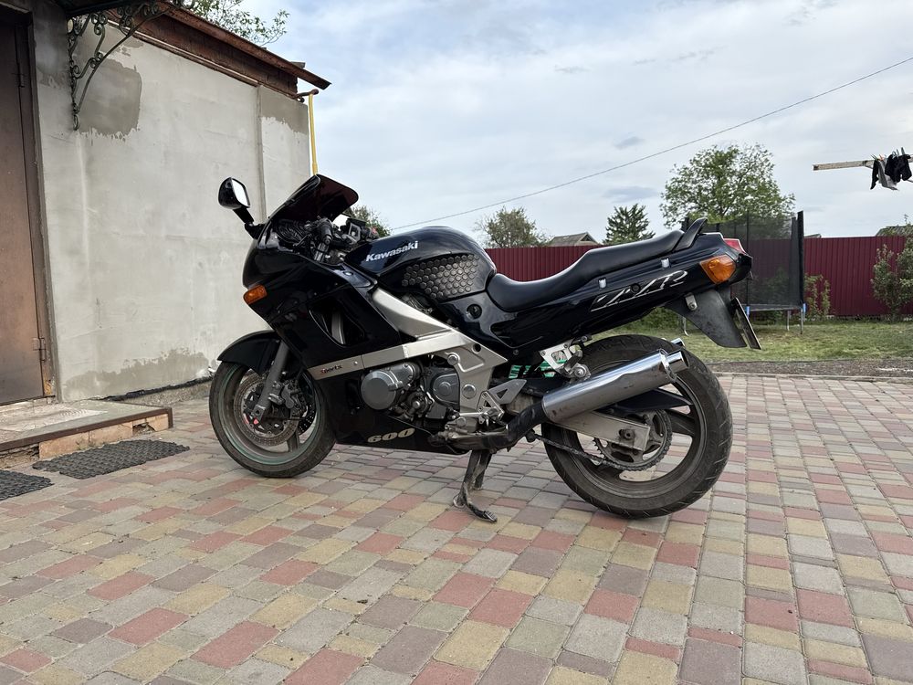 Kawasaki zzr 600 2001 рік 2-ге покоління по т.п.