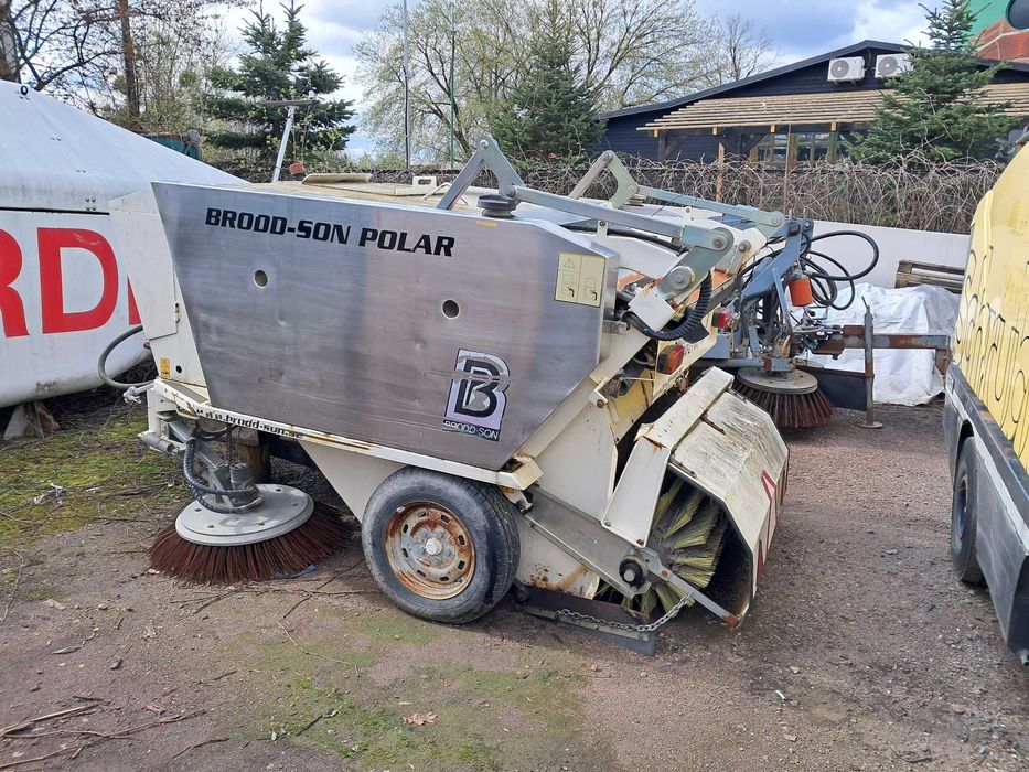 zamiatarka przyczepa Brodd Son Polar, elewatorowa, ciągnikowa ( Bemab)
