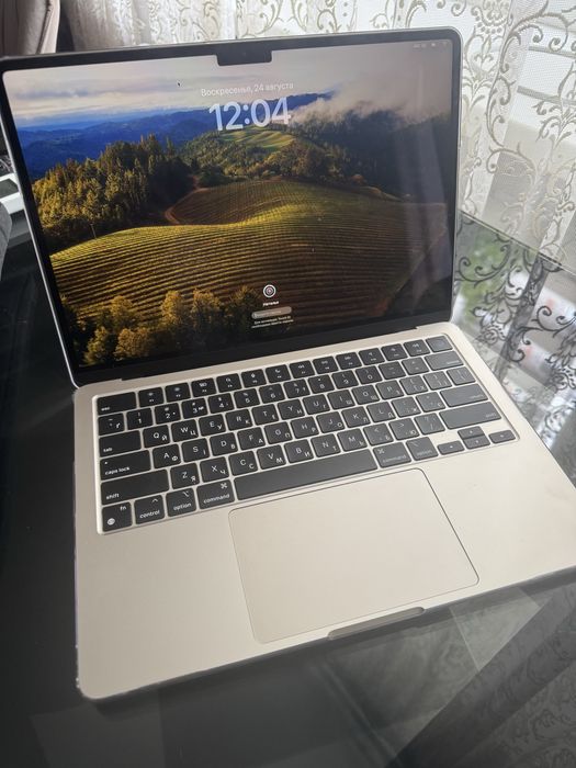Продам MacBook Air M2 2022