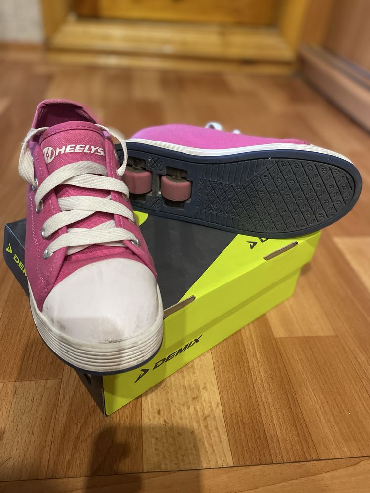 Heelys Роликові кросівки
