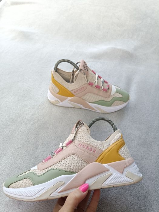 Женские кроссовки Guess р38 -38.5