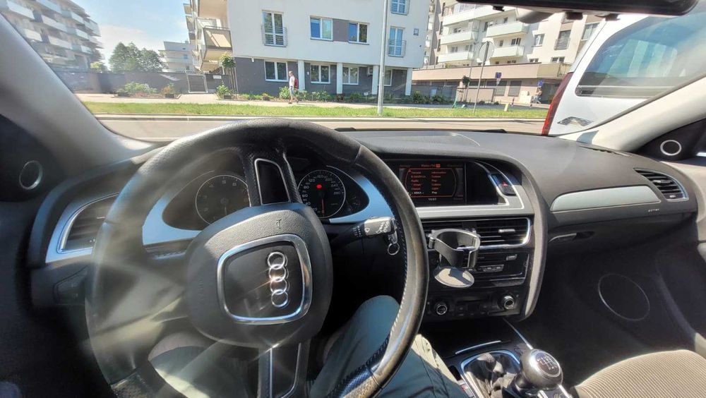 Audi a4 b8 do naprawy lub na części.