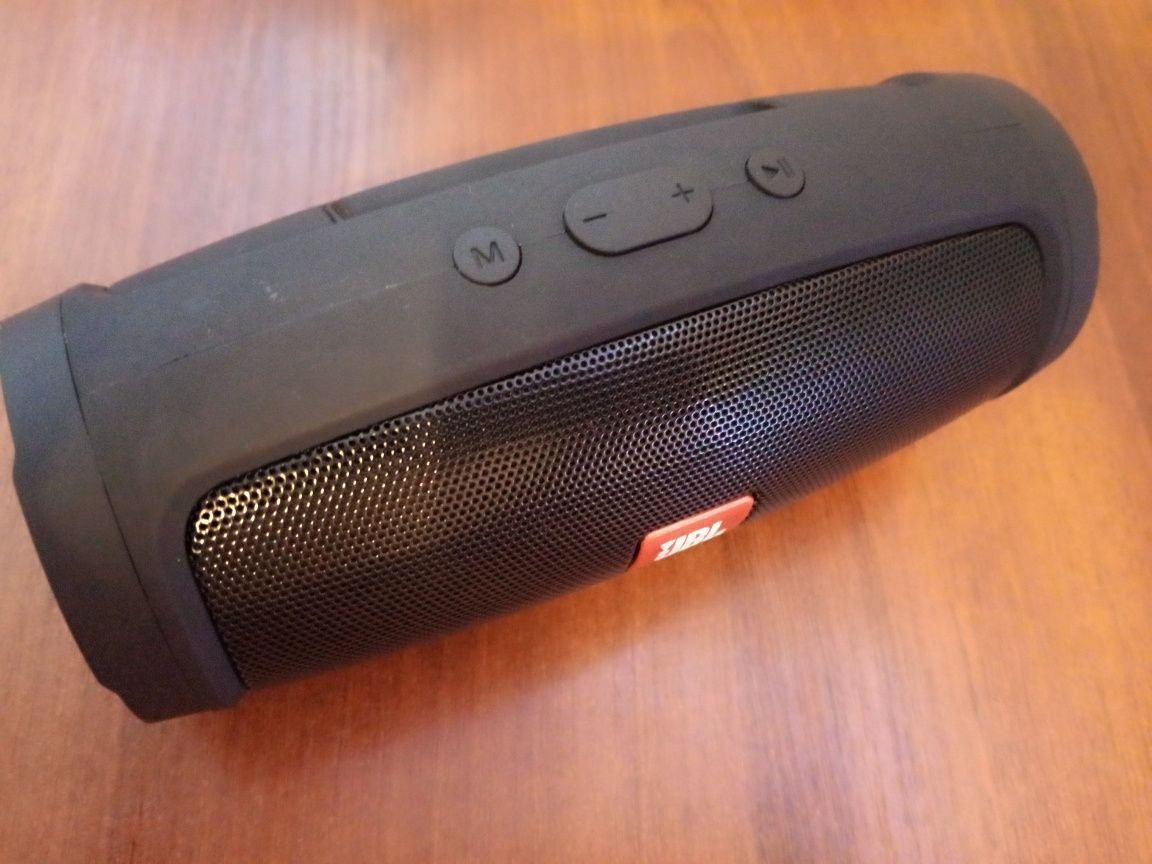 Продаю колонку JBL CHARGE MINI 3+