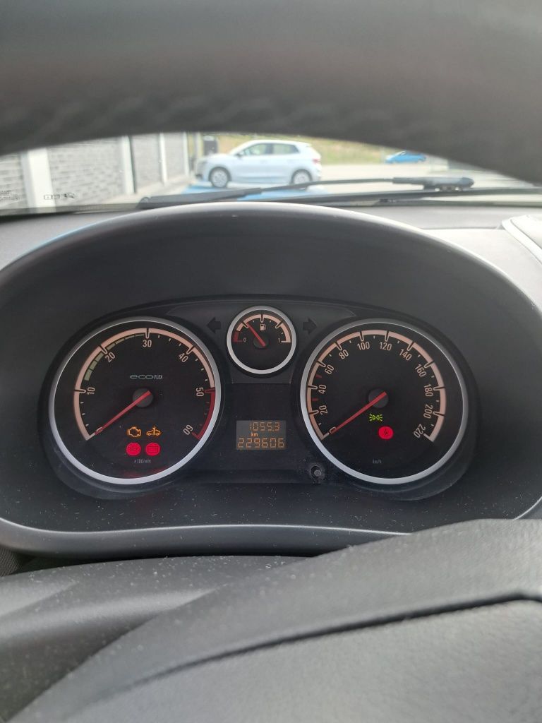 Sprzedam Opel Corsa D 1,3  2008