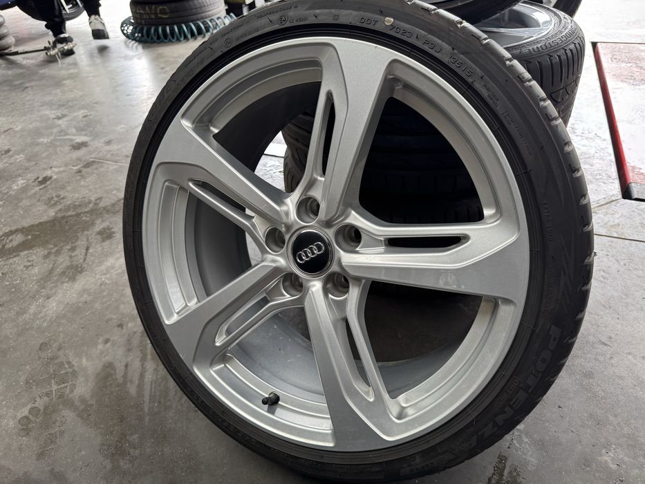 Kola Audi TT RS 8S0 9x19 et52 5x112 Bridgestone 245/35R19 7mm