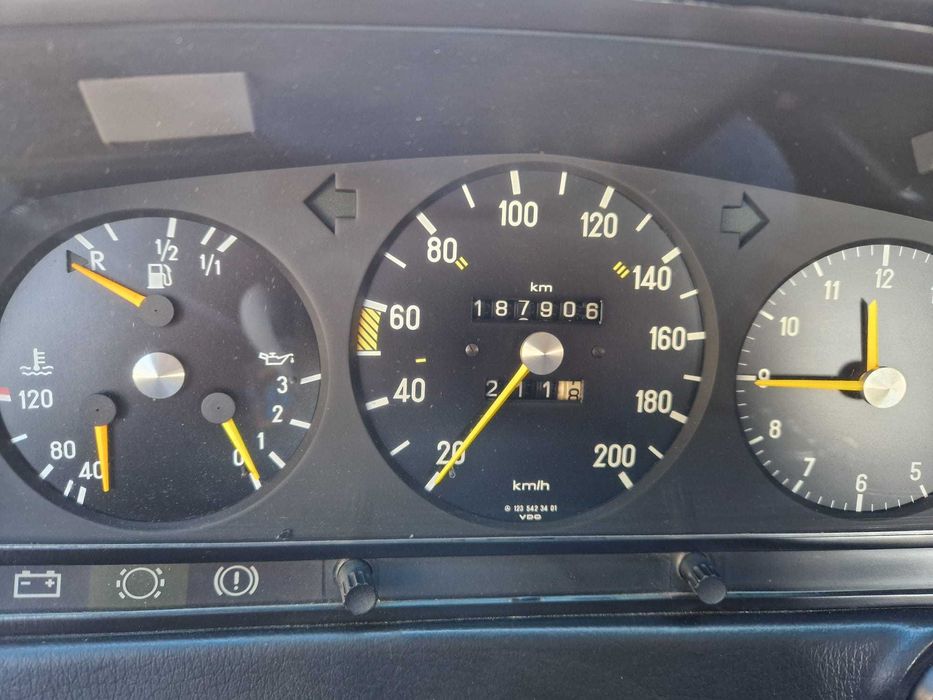 Mercedes W123 gasolina