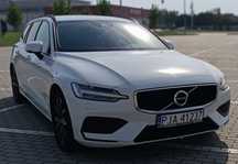 Volvo V60 Momentum 190KM Automat