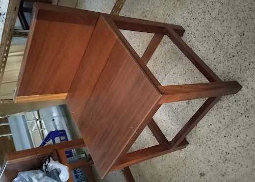 Cadeira / poltrona em madeira maciça