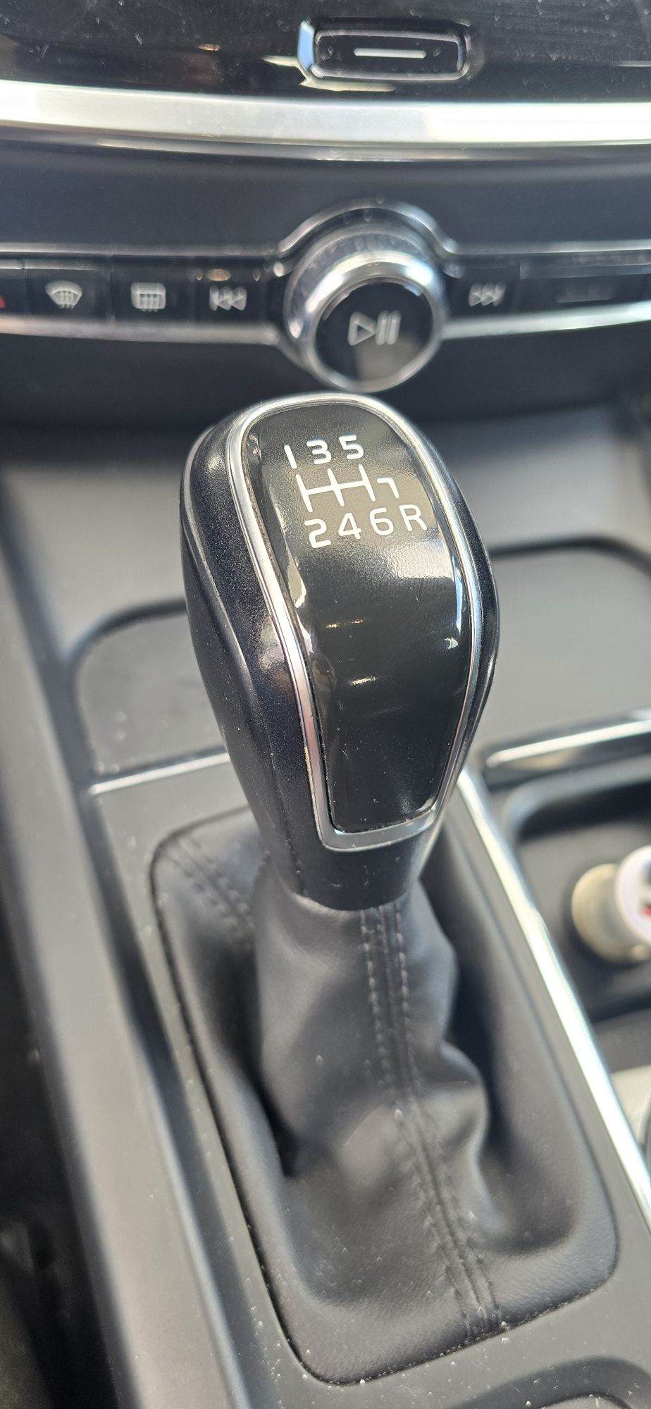 Volvo v60 D3 momentum 2019r bezwypadkowy  okazja!