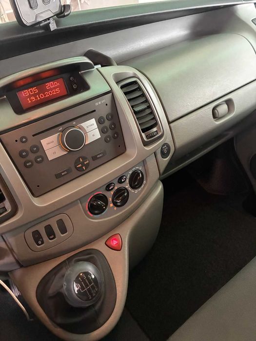 OPEL VIVARO em ótimo estado