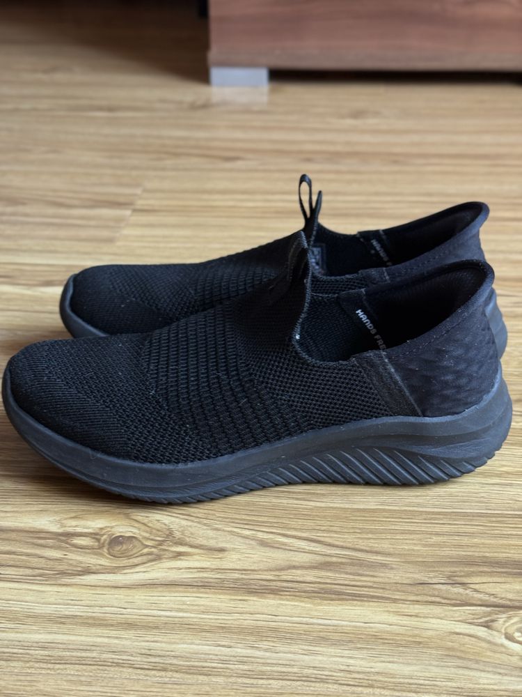 Кросіки Skechers