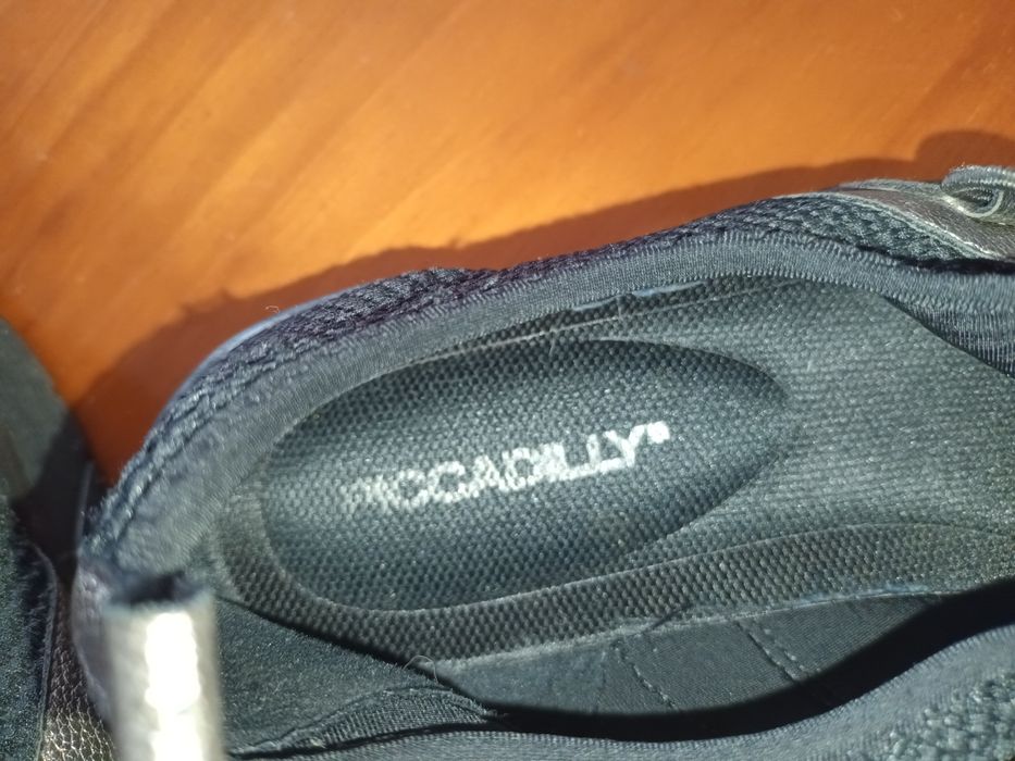 Par preto Piccadily