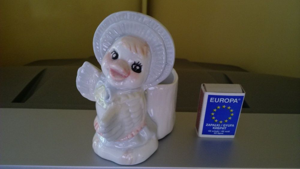 Porcelanowa figurka-świecznik - 25 zł