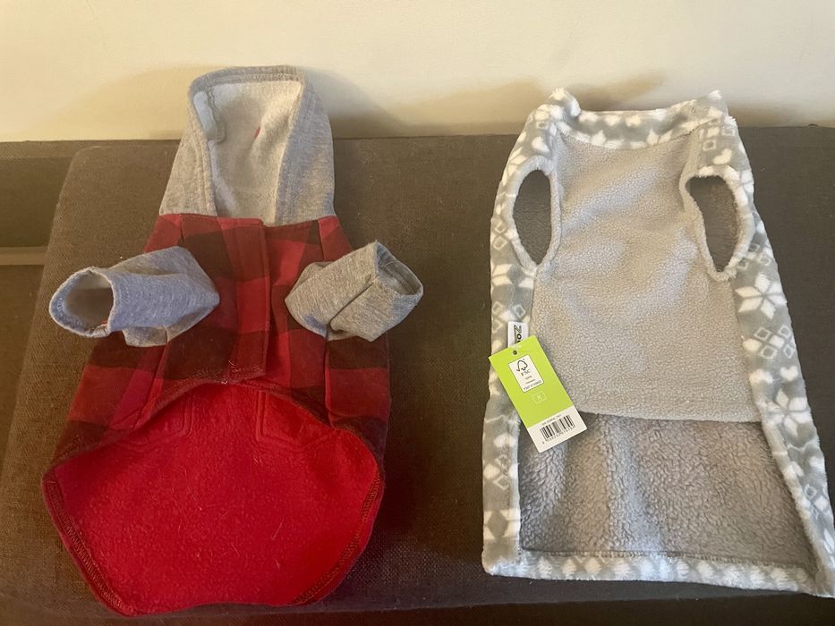 Лежаночки, іграшки та кофтинки для котиків.