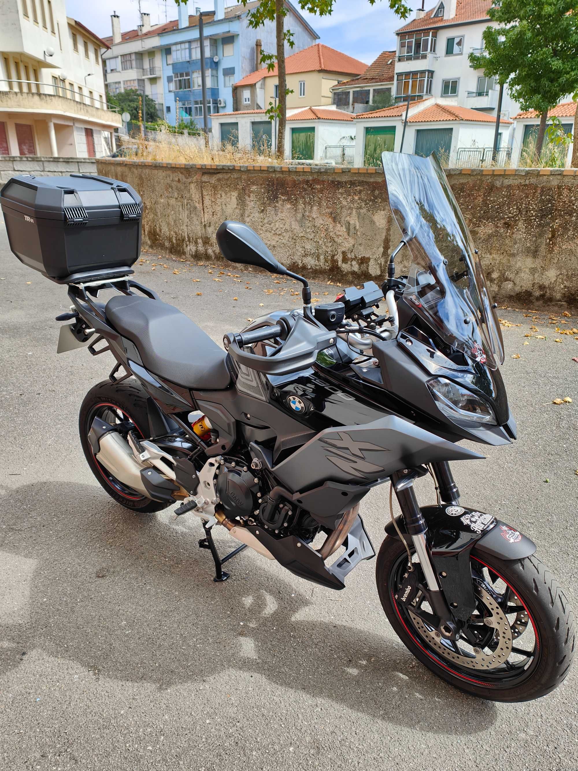 BMW F 900 XR Triple Black Full Extras