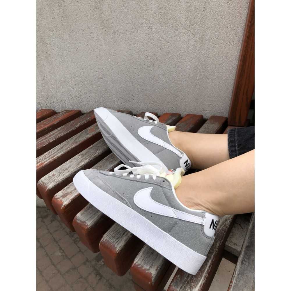 В наявності Кросівки Nike Blazer Low Dark Grey White жіночі кросівки