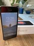 iPhone SE  32GB. srebrny z akcesoriami